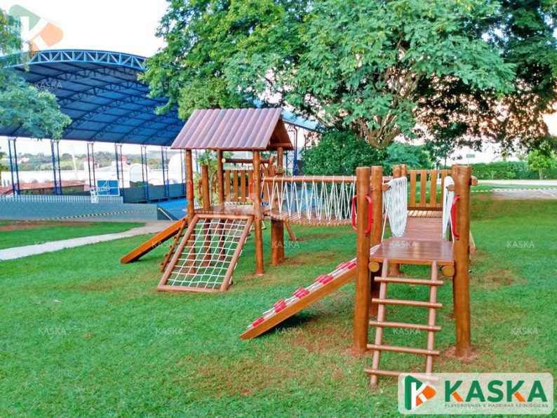 casinha de madeira infantil para quintal