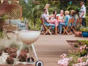 área externa decorada para receber amigos e familiares
