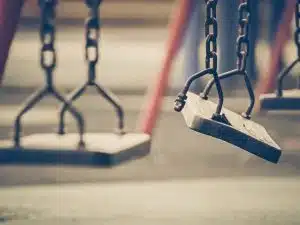 Manutenção de Playground de Madeira