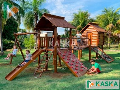 Playground Infantil em Madeira - Cód. K-52 - Casa do Tarzan Alpina com Deck - KASKA
